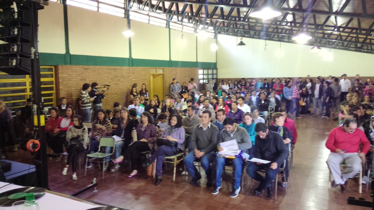 CGEMisiones's tweet photo. #SanPedroYpozoAzul Acompañamos la apertura del 5to Encuentro Provincial de Radios Escolares y Comunitarias #Rerecom https://t.co/MPRwBABOXO
