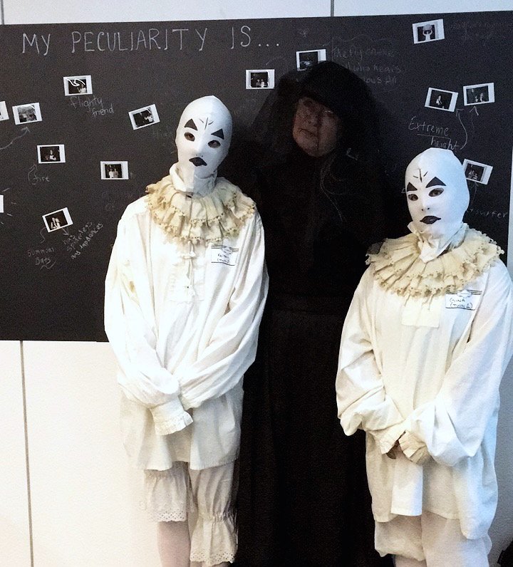 PenguinRandomCA's tweet image. Happy #LoopDay! 
@quirkbooks #StayPeculiar 
ow.ly/236v303Q9aC