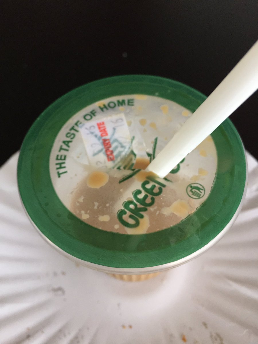 ThenukaDinidu's tweet photo. Breaking this was the hardest thing #icecofee 😂😂😂 #ideabash2016 https://t.co/d1EW7sF53e