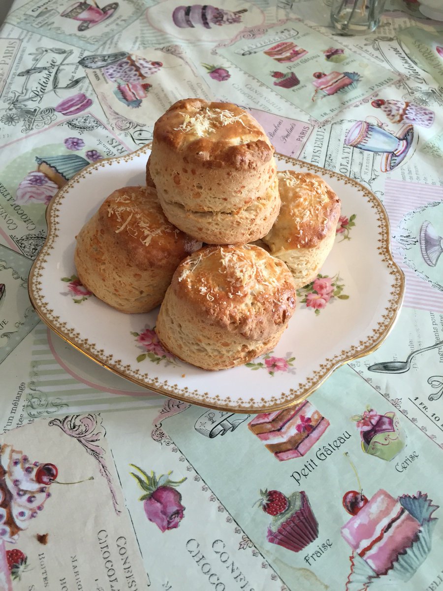 cakesthediff's tweet photo. Freshly baked cheese scones #cheesescones #scones #cheese #cakes #cakesthedifference https://t.co/xzYKDK3MJv