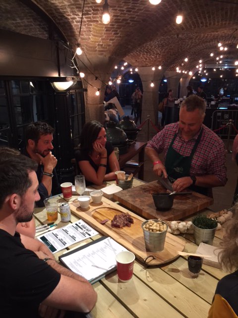 a great start to our #steakout <a href="/MeatopiaUK/">MeatopiaUK</a> last night! with <a href="/Fatb10ke/">Nic Williams</a>  manning one of the EGGs #fire #meat #howto