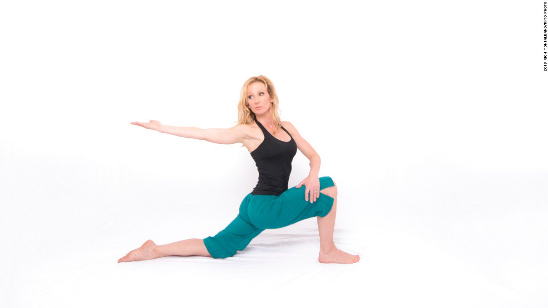 KenRedcrossMD's tweet photo. Combat the #SmartphoneSlump: try a kneeling lunge to stretch your chest and hip flexors. #YogaMoves https://t.co/ouYfQGKQH9