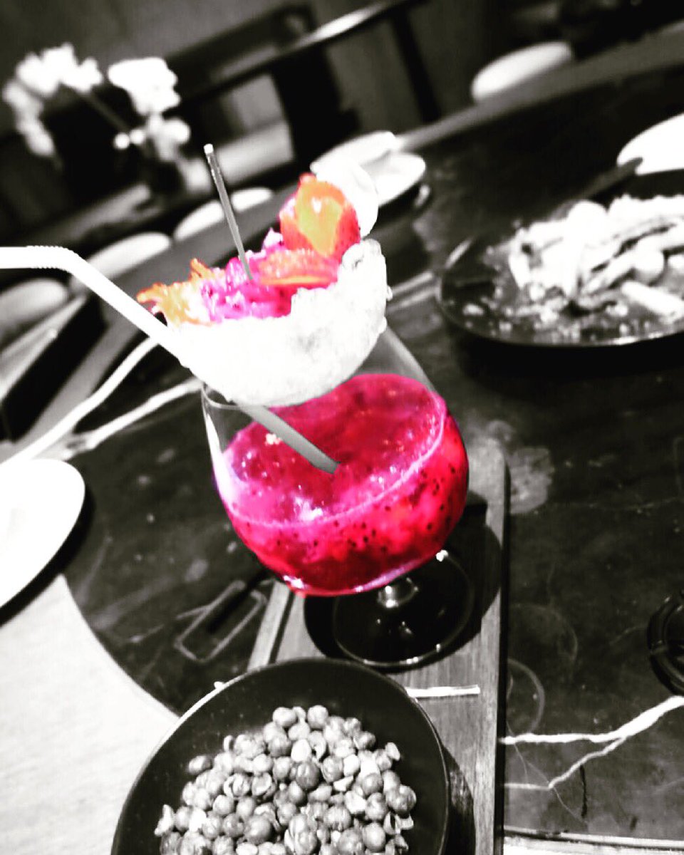 Life is like a cocktail, it's all in how u make it👌🏻 Show me ur new flow in black &amp; red #mynewflow #SublimeMovers