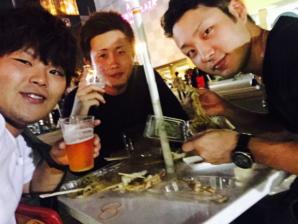 ape_____000's tweet photo. 祭りのビールとやきとりはなんでこんな最高なんだろ🍻🍖 https://t.co/Wa6CMB5FLO