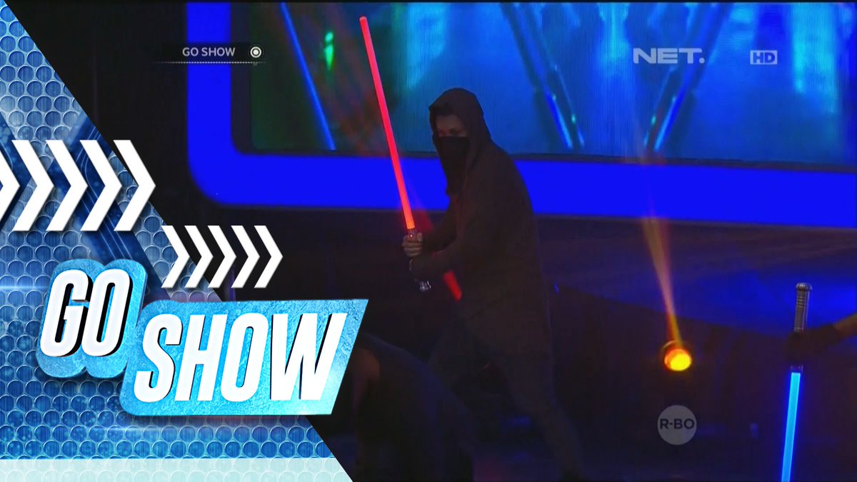 Penampilan yg menarik menggunakan Lightsaber dr <a href="/URBAN_JEDI_BDG/">Urban Jedi</a> -> bit.ly/2cnKZ9X #GoShowID <a href="/netmediatama/">Netmedia</a>
