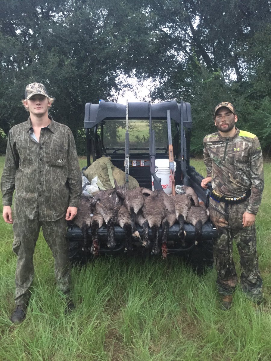 CoosaWf's tweet photo. Coosa Valley boys with the two man limit this morning #gooseseason https://t.co/wzudDN4T4K