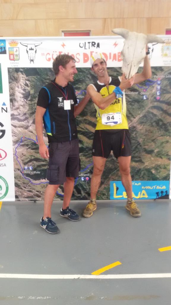 UTMUtrail's tweet photo. Primer corredor en meta Ivan Cuesta.
Enhorabuena por el carreron de Güeyinos
#UTMU2016 https://t.co/DaFx3hkX2D