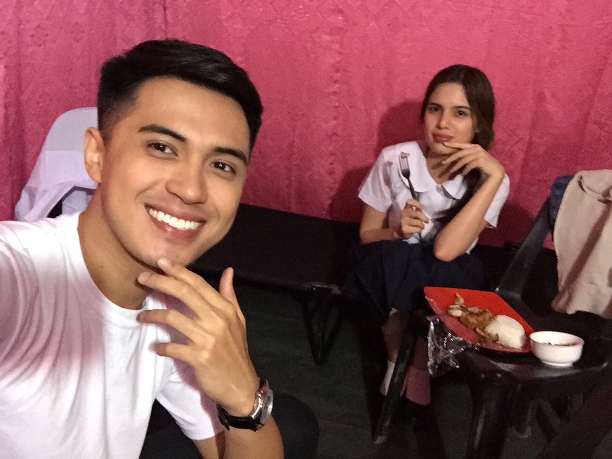 MichelleVito's tweet photo. Dinner na po tayo 👅 #MMKBFFsInLove https://t.co/XxtqkwNOXa