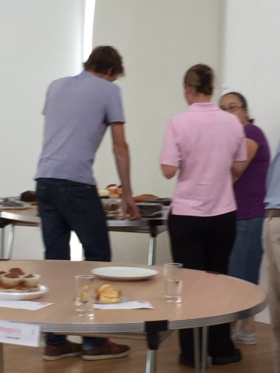 Judges are deliberating - it's very tense amongst competitors! <a href="/iancpix/">Ian Cumming</a> <a href="/haywiskcakes/">Hayley Wisken Cakes</a>