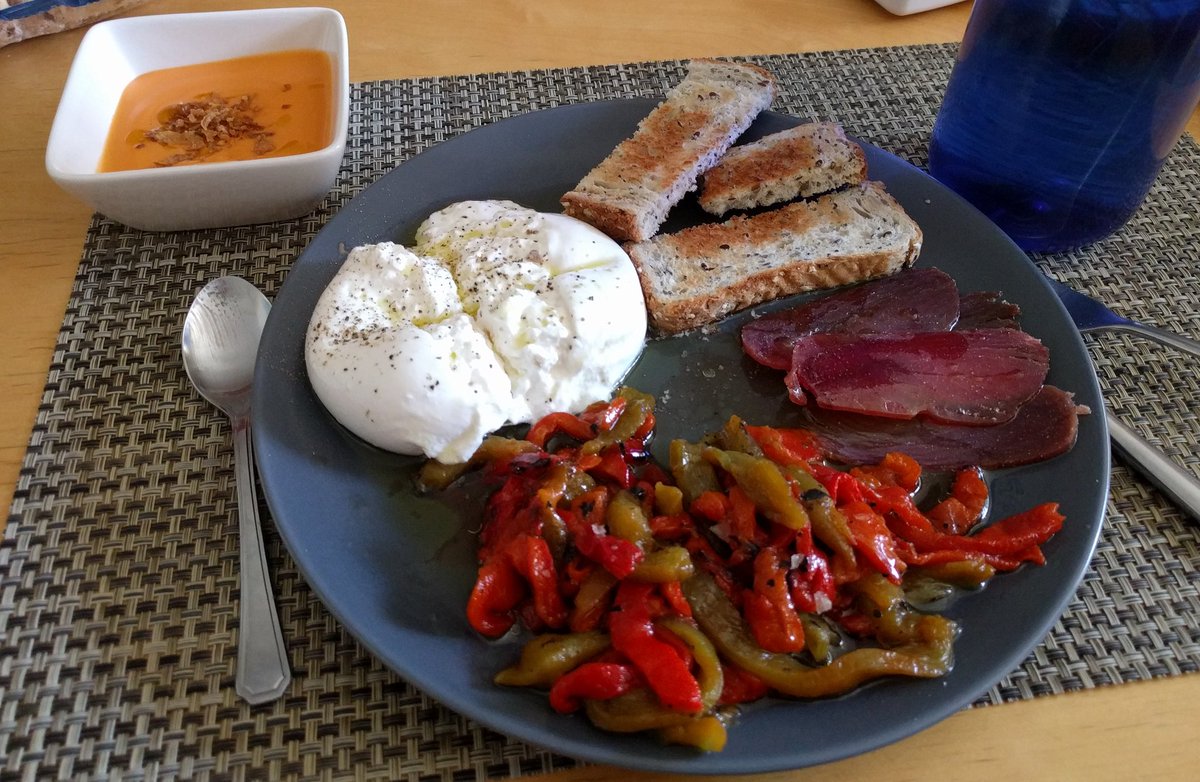 jrgarijo's tweet photo. Reponiendo fuerzas, q hace falta. Y después...siesta! #SabadoDePerreo #summer #calorMaximo https://t.co/4yUzsJWWSG