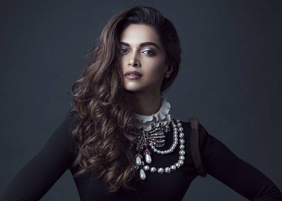 vincentmenezes's tweet photo. Meet .@deepikapadukone The #BollywoodMegaStar #AboutTo
#ConquerAmerica 🇺🇸
https://t.co/wMtdsKBpzz
.@papermagazine https://t.co/4lkjnLRup5