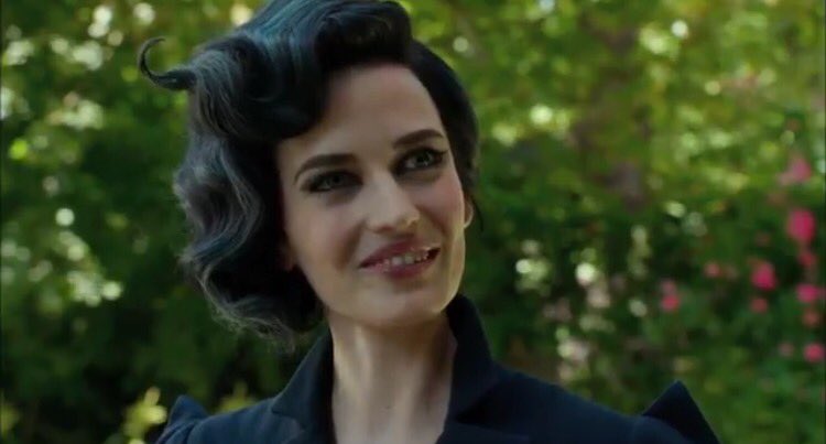 wlwflair's tweet image. eva is so beautiful and talented 💜#LoopDay #StayPeculiar