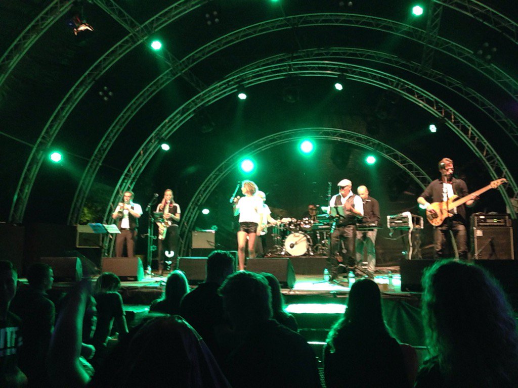 Swingen met Contradiction <a href="/KanaalPOP/">KanaalPOP</a> Zuidhorn