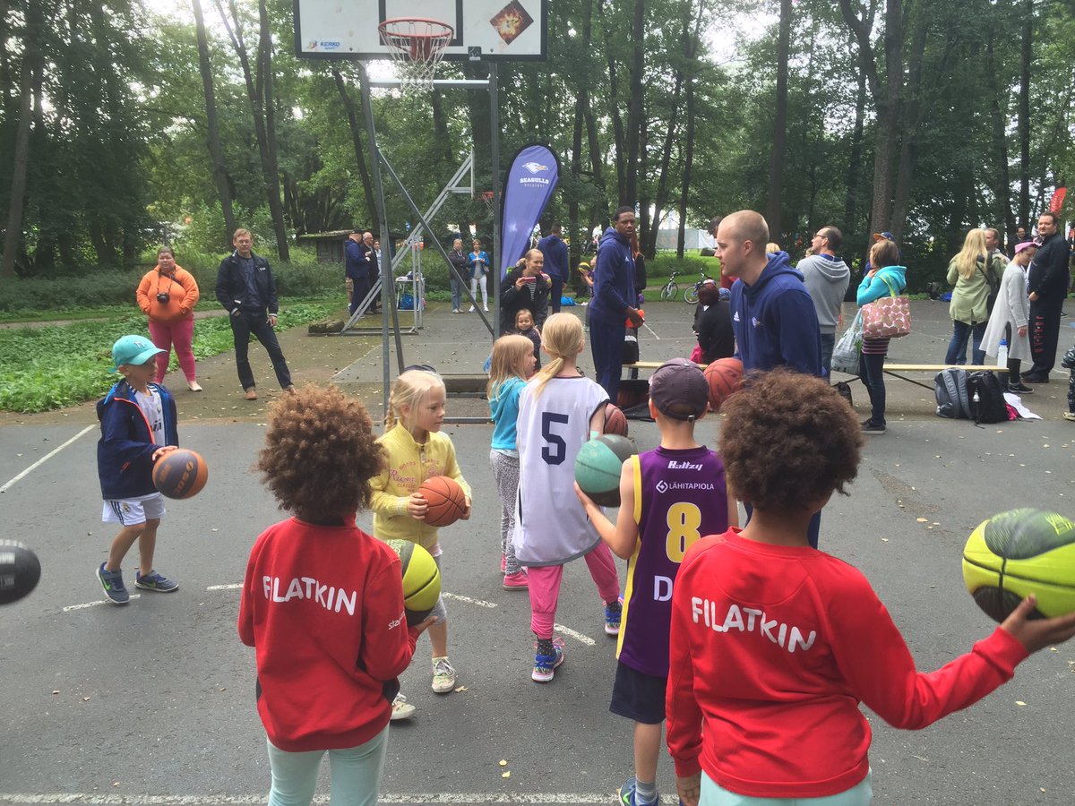 Kiitokset kaikille osallistujille mahtavasta #HoopsForKids-tapahtumasta. #Gullsnation #Lauttasaaripäivät #Korisliiga