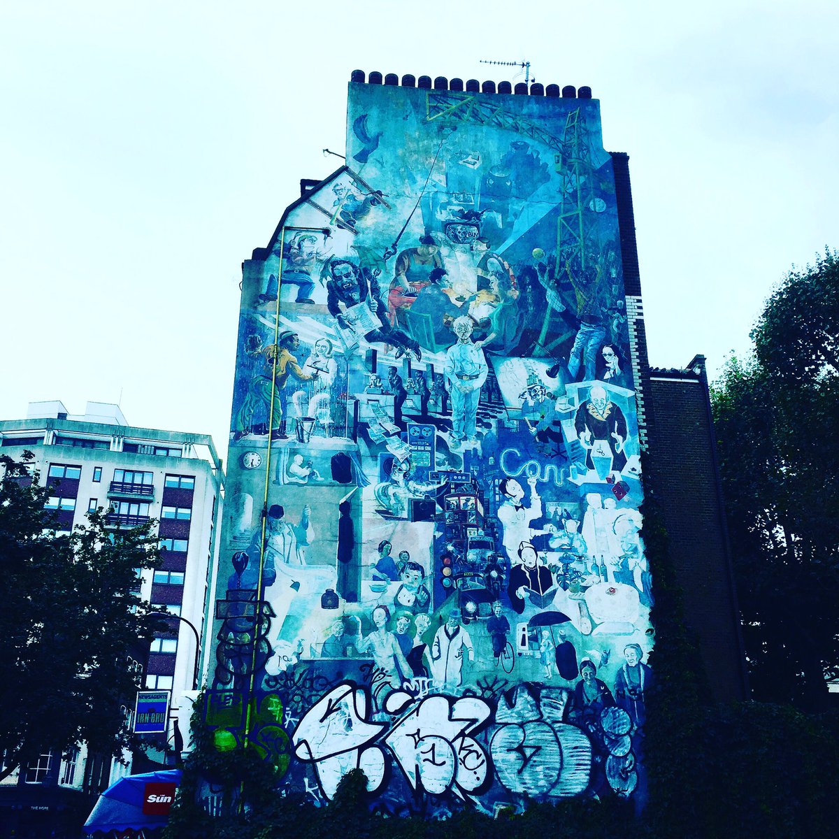 toocreativeart's tweet image. Well we are artists, #TooCreative in London! ❤️ #LoveLondon #VisitLondon