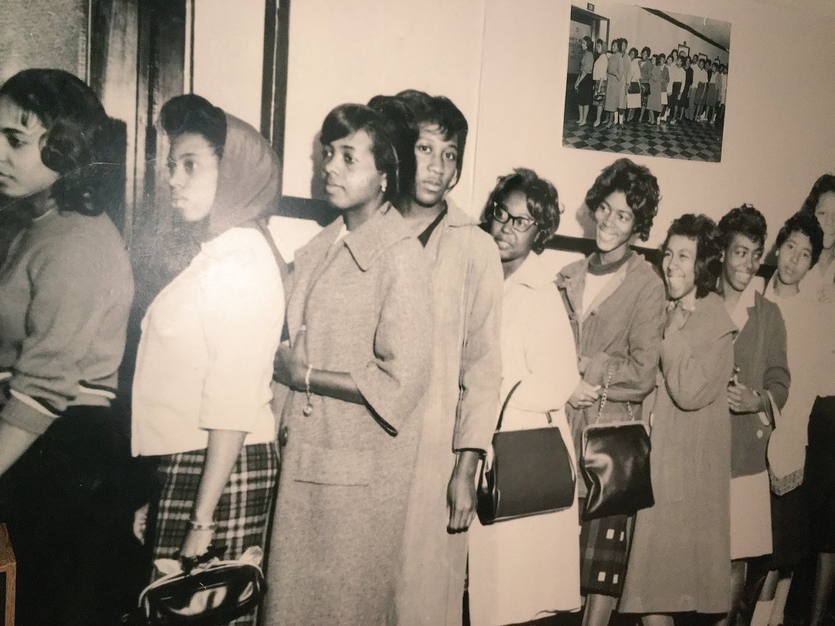 Chas_Sadie19's tweet photo. The first black women that where allowed to vote #BlackWomenRock #USASelma https://t.co/Gay4RRLIWS