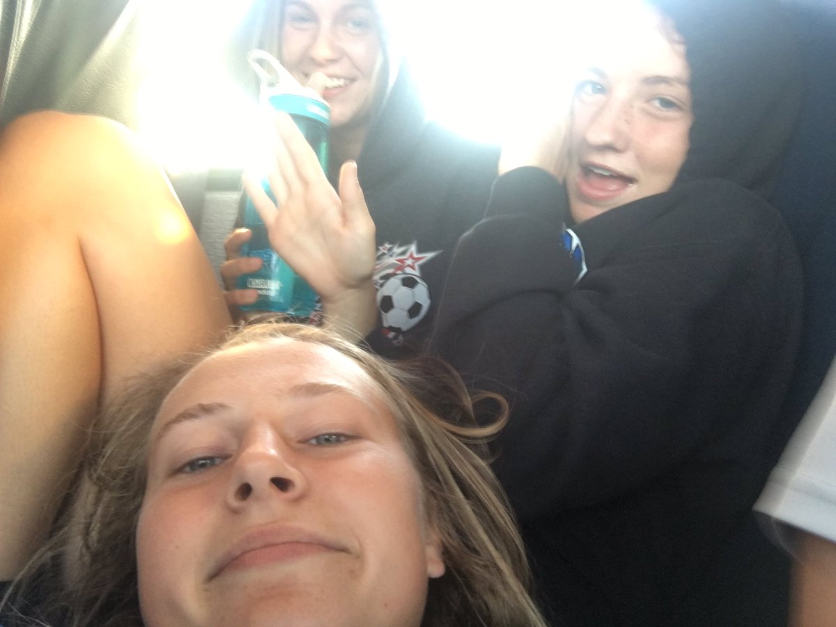 AbigailZoeller's tweet image. proud of my girls💙 #findaway #believeinyourself #gotdatW