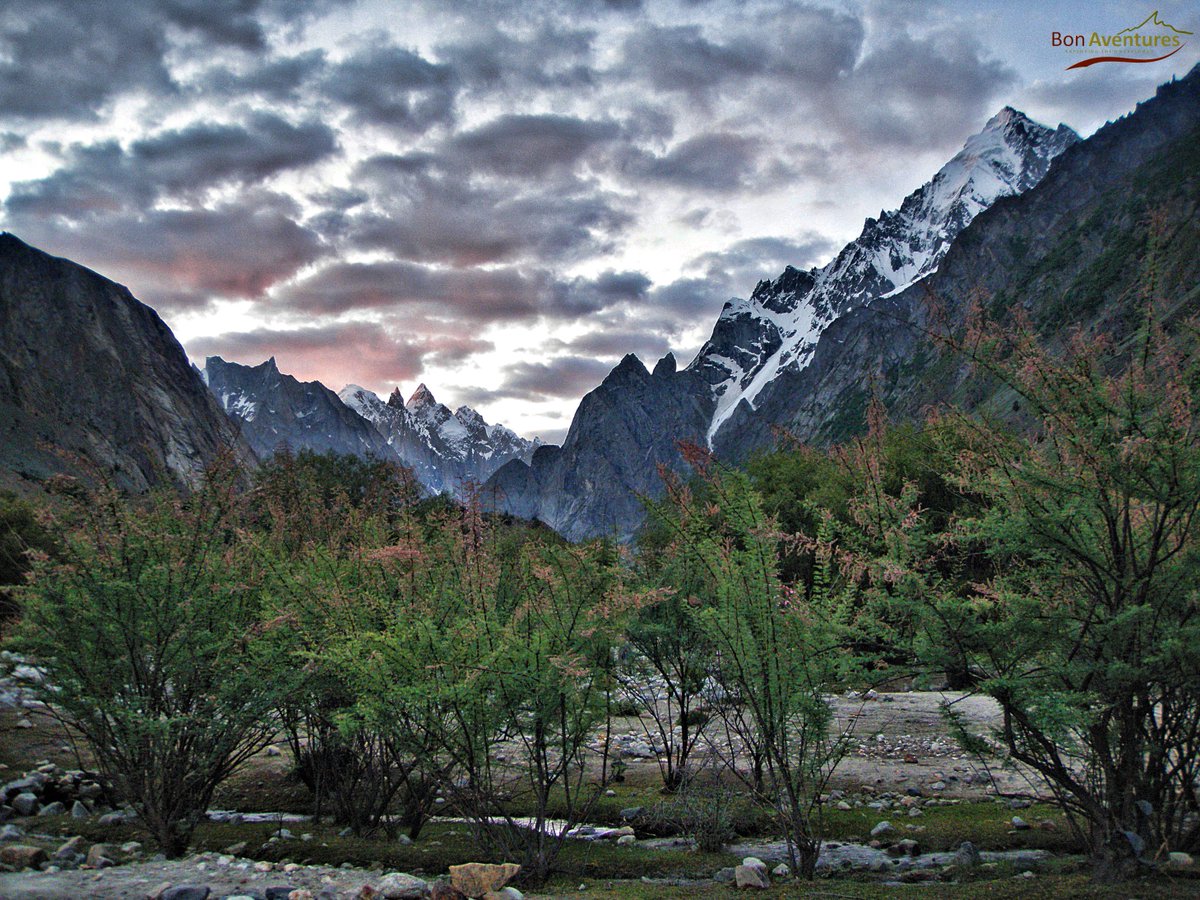Bon_Aventures's tweet photo. Zcharakusa (Charakusa) Valley 3,400m 🏕

#BonAventures #ExploringtheUnexplored #Pakistan #Hushe #Charakusa #K6 #K7 https://t.co/74YsRYMtSH
