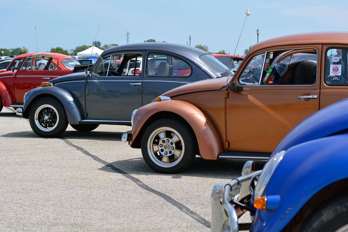 #AircooledHooligans at 2015 #WindyCityDubFest #vwcarshow in #Illinois #vwlife #aircooledvw #vw #volkswagen #vwt1 #il