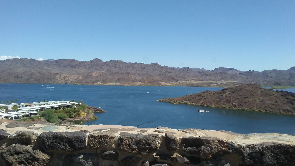 Queens_right's tweet photo. This is the view on our way to wherever we are going. Apparently it's a surprise. Let you know when we get there. https://t.co/UamvBxLPAf