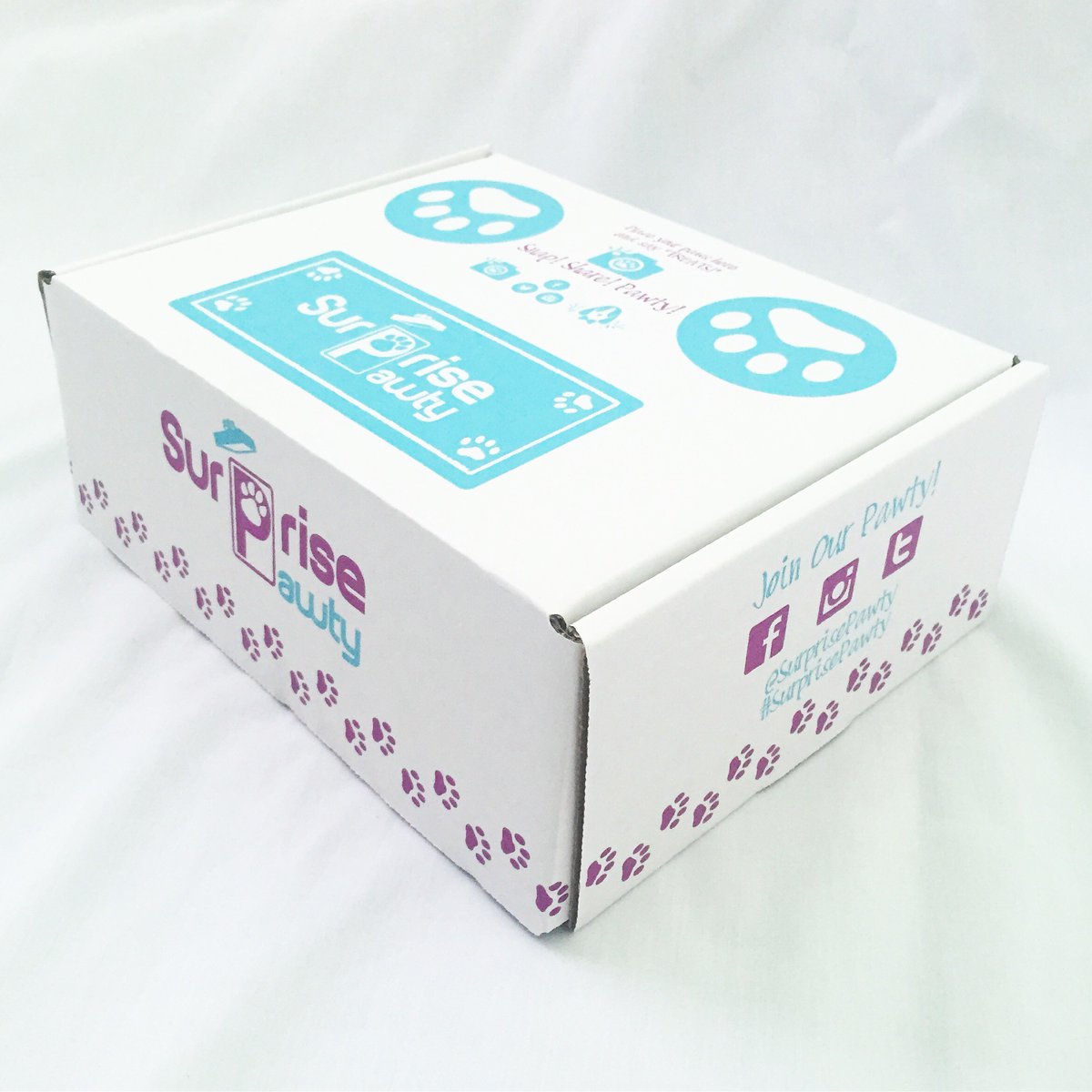 SurprisePawty's tweet photo. 🔵 FIRST LOOK: We’re so excited to show you all our neat boxes!
#pawtybox #subscriptionbox #dogbox #dog #puppy https://t.co/jTjE5716NS