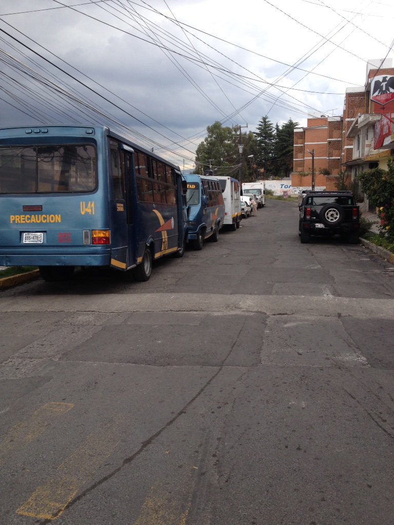deymarock's tweet photo. @retioPUE talleres obstruyen flujo vehicular sobre 20 de Nov y 39 ote. Deben buscar un lugar donde trabajar. https://t.co/ivoFUYbhe3