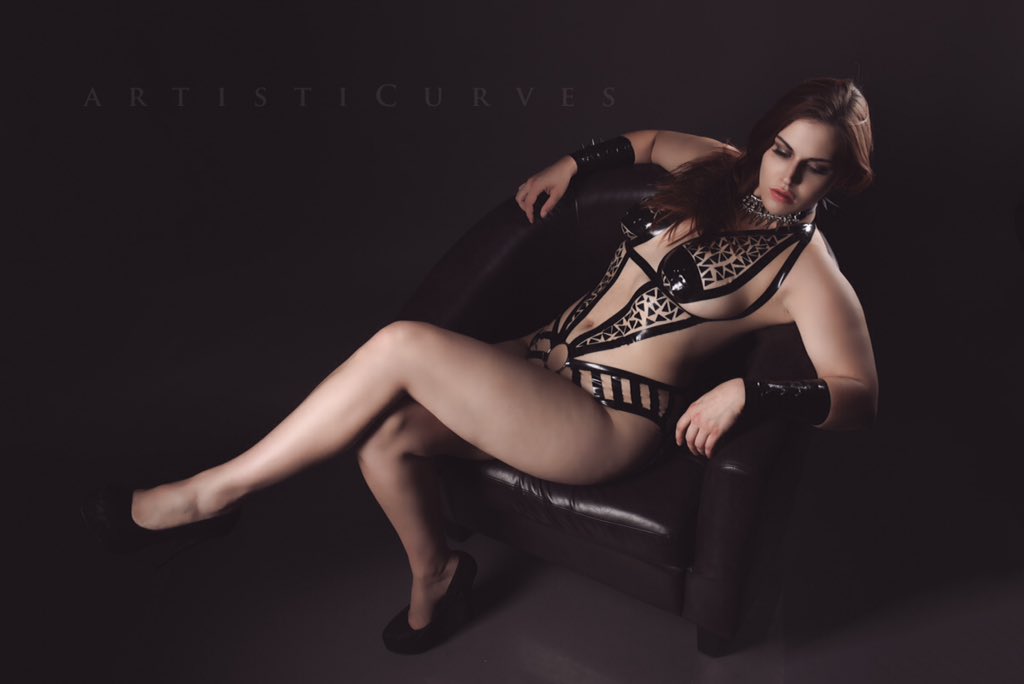 KLeeBoleyn's tweet photo. Photography &amp; Design: @artisticurves #blacktape #model https://t.co/cBQJzek63F