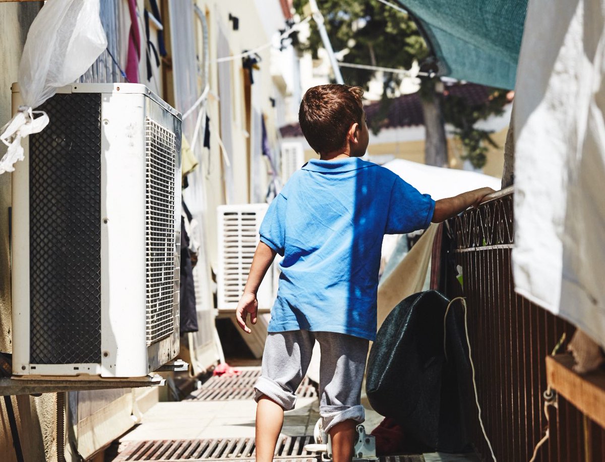 fuechs's tweet photo. An entire generation lost in #refugee camps, with no schools, no kindergardens, no education whatsoever #safepassage https://t.co/35aWCxZ7D0