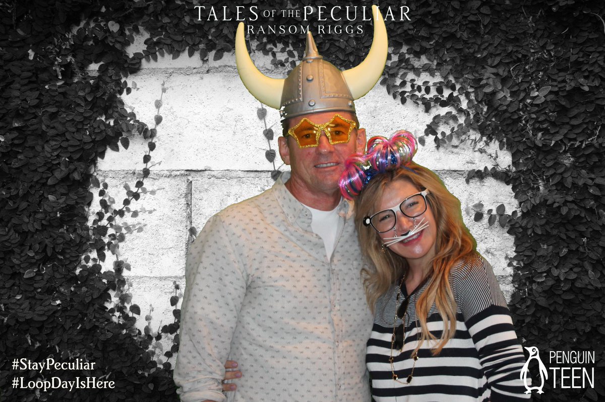 TapSnapPhotos's tweet image. #StayPeculiar  #LoopDayIsHere