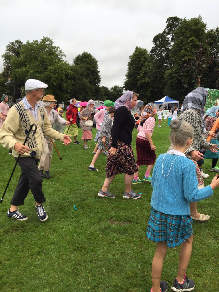 MoorePRDevizes's tweet photo. Loved the Village Oldies at Devizes Carnival @wiltsgazette https://t.co/wto6TXUC9b