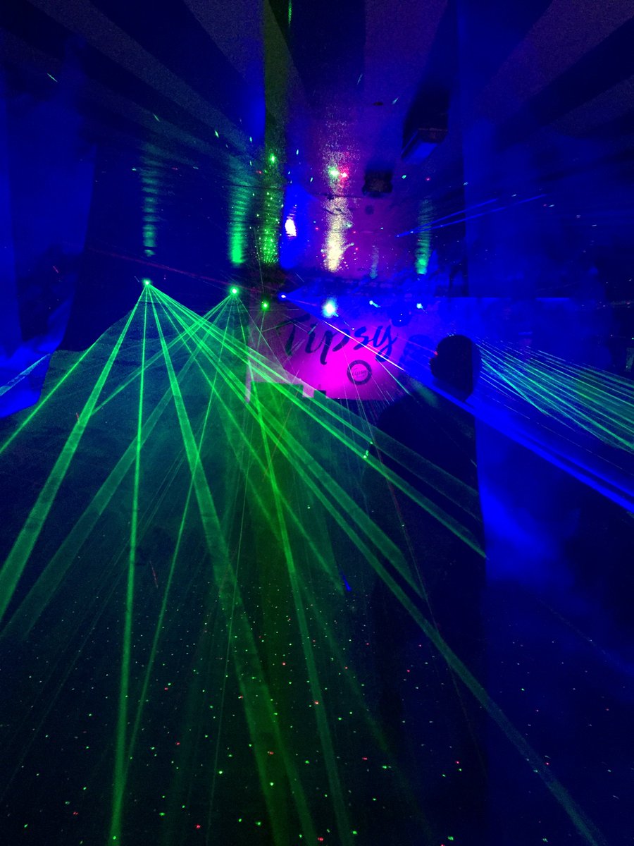 House_associate's tweet photo. Lasers on! Tipsy in Dalston come down 😎👆🙌 https://t.co/z62PoOiMNO