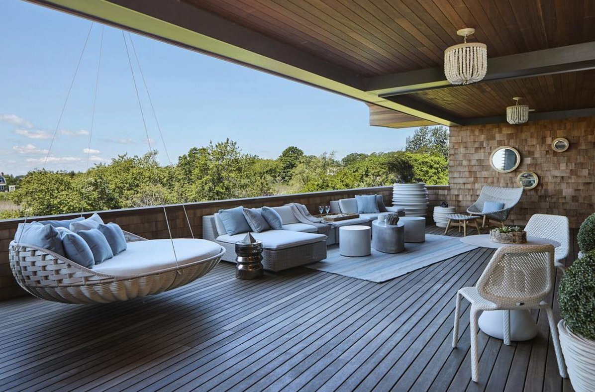 It's our last weekend! Come get into the swing of #LaborDayWeekend at #HHHamptons2016 presented by <a href="/CottagesGardens/">Cottages & Gardens</a>!