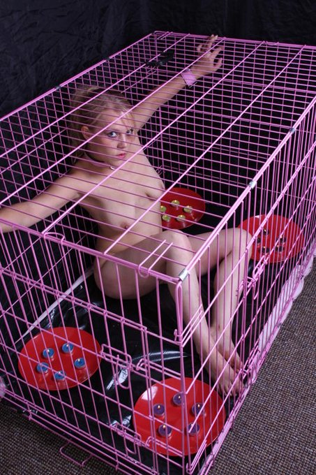 Sorry its took a while, been a nightmare catching up! Your 10.5K #PicTreat #Caged #SubSlut Enjoy ;-)<a href="/tag/rt"class="tags"><span>#rt</span></a><a href="/tag/caged"class="tags"><span>#caged</span></a><a href="/tag/subslut"class="tags"><span>#subslut</span></a><a href="/tag/pictreat"class="tags"><span>#pictreat</span></a>