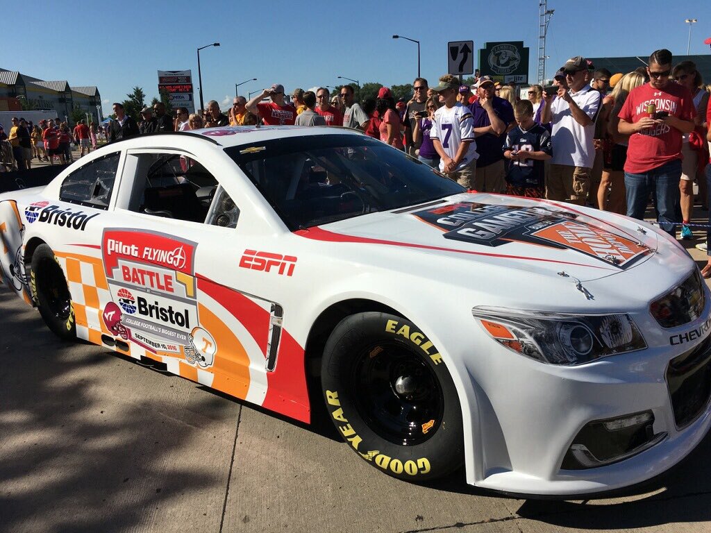 CollegeGameDay's tweet image. Next week is going to be lit 🔥 See you soon, @VT_Football and @Vol_Football!