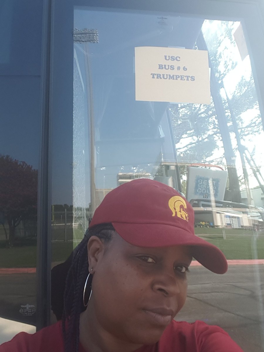 lilhoni's tweet photo. Earthquake woke me up in Arlington, TX this morning. I thought the USC band was fighting on! #samehotel https://t.co/j7vq5D5izk
