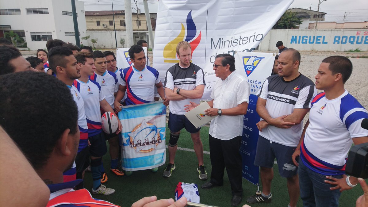 RugbyEc's tweet photo. @telloarturo coordina participación de @RugbyEc en inauguración de escuelas comunitarias  @DeporteEc @xavierenderica https://t.co/q924Er9UsH