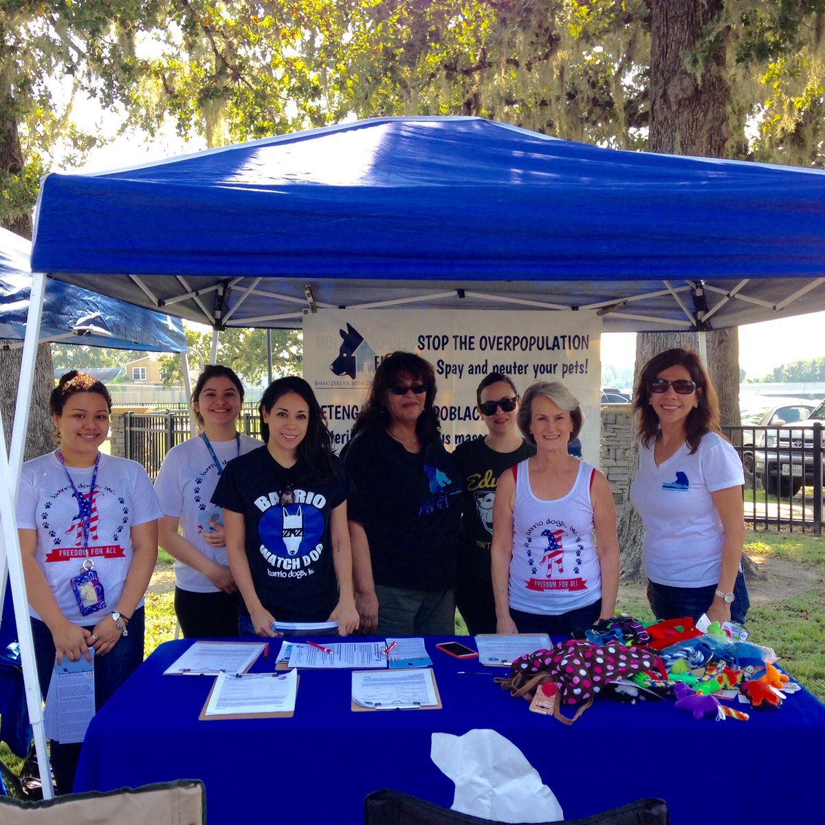barriodogs's tweet photo. We are at #FondePark today until noon talking about proper #PetCare &amp; #SpayNeuter. Stop by &amp; say hello 
#Houston https://t.co/Bs0BLjIal3