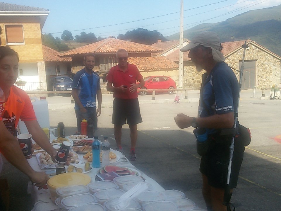 Nata_da_la_lata's tweet photo. #UTMU2016 dorsal 186 a su paso por Xomezana. Animo, solo quedan 20 kms https://t.co/YCMt5kFSC0