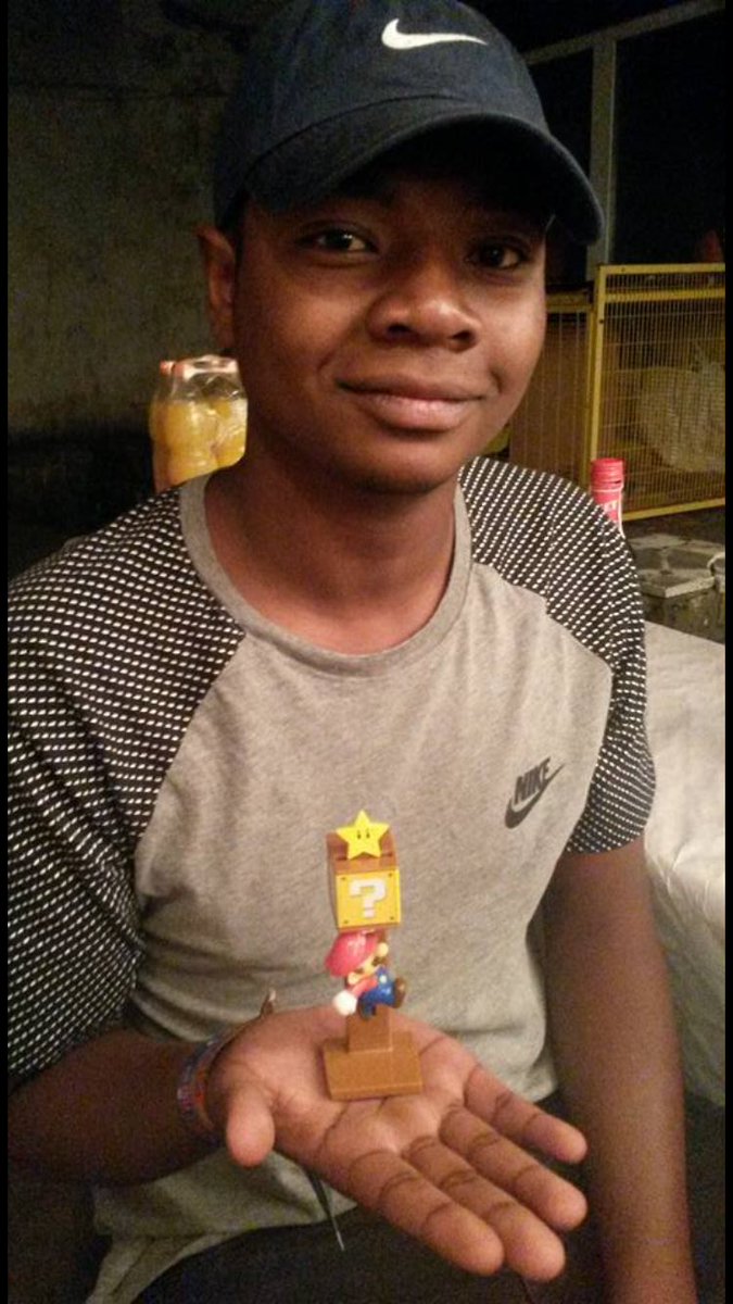 Guigzo08110's tweet image. À vendre, noir porteur d'objet, si intéresser veuillez mp A @Andriantsimiova