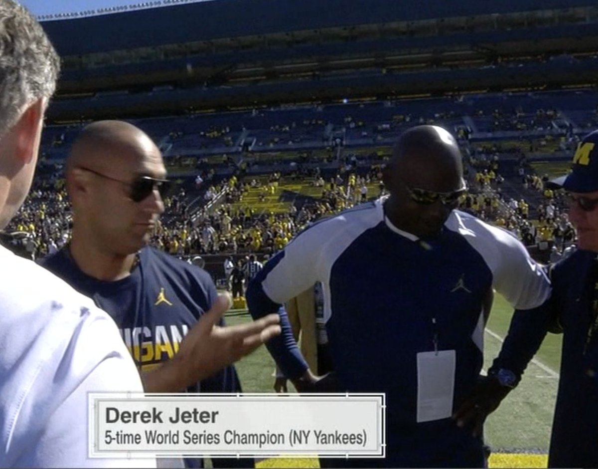 SportsCenter's tweet photo. Jeter. Jordan. WHO'S GOT IT BETTER THAN US? (via @CollegeGameDay) https://t.co/gzh0OvxJE7