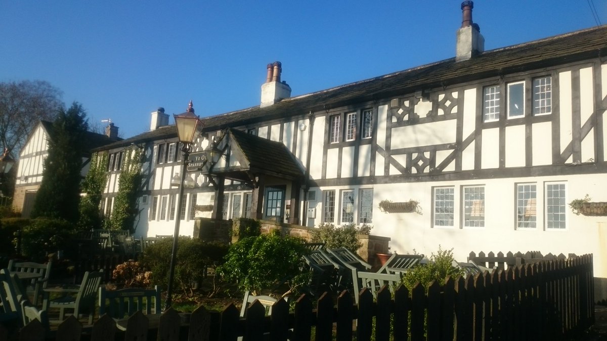 TheSparrowTweet's tweet photo. #Tradditional #countrypub serving best kept #ales £3.00 a pint and #homemade appetising dishes in #Fence #cozy https://t.co/YaW4ANqBYI