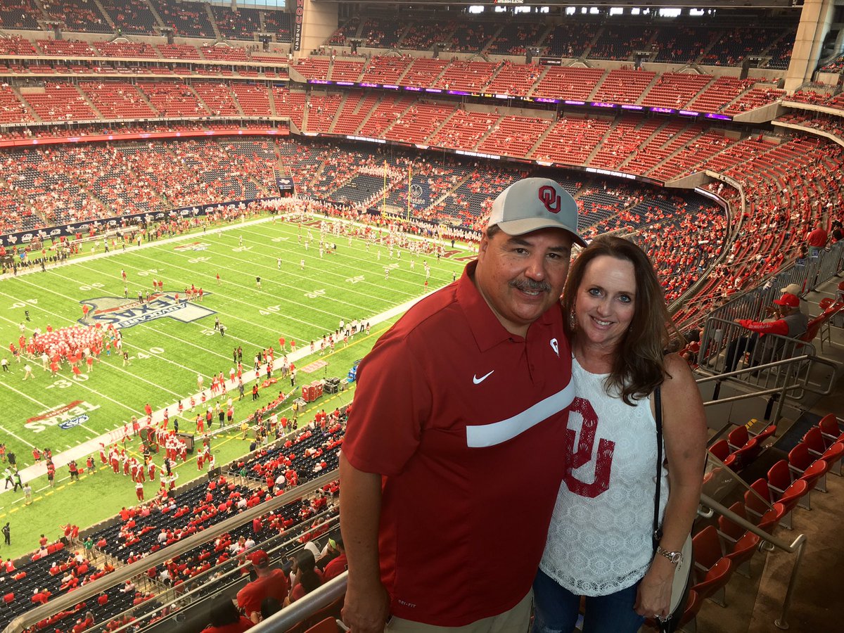 truvisionpaula's tweet photo. Boomer Sooner Baby!! ⭕️⭕️⭕️⭕️⭕️⭕️⭕️⭕️⭕️⭕️🙌🏽🏈 https://t.co/KM4cdJlLZG