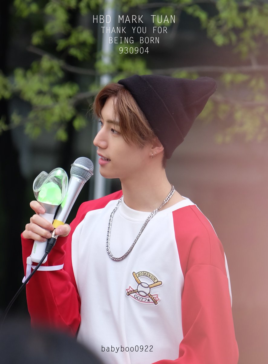 BABYBOO0922's tweet photo. 생일 축하합니다 @mtuan93 
세상에서 태어나서 감사합니다 ♡
THANK YOU FOR BEING BORN
#HappyBirthdayMarkTuan #마크 https://t.co/fH3BwRWSX5