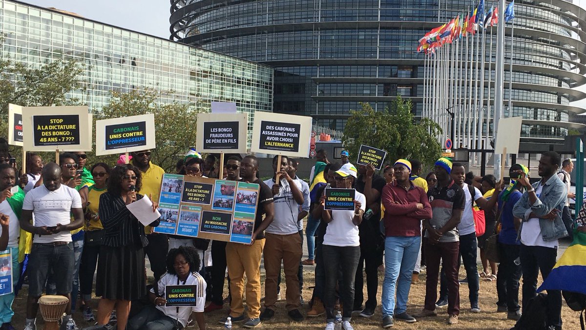 laurylndong's tweet photo. 🔴#Gabon2016 : Manifestation à Strasbourg ! Le #Gabon se mobilise partout en France https://t.co/uxFg8PSqxj