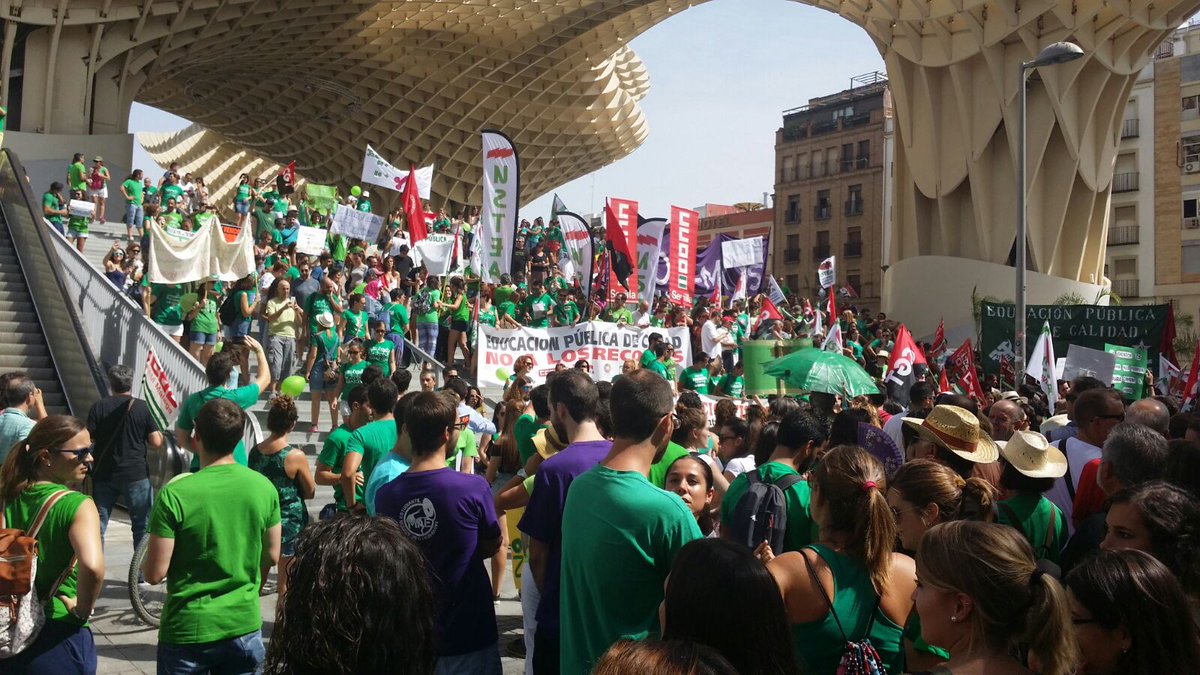 eminonina's tweet photo. @susanadiaz Me siento privilegiada por haber vivido el día de hoy junto a esta gran familia. Seguimos en lucha. https://t.co/CPBZ6Iadpy