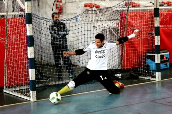 Guille263's tweet photo. #MundialFutsal Entrevista con Nicolás Sarmiento, arquero de Argentina, previo a competencia https://t.co/z8RH5MthWX https://t.co/zuCxpizX2C
