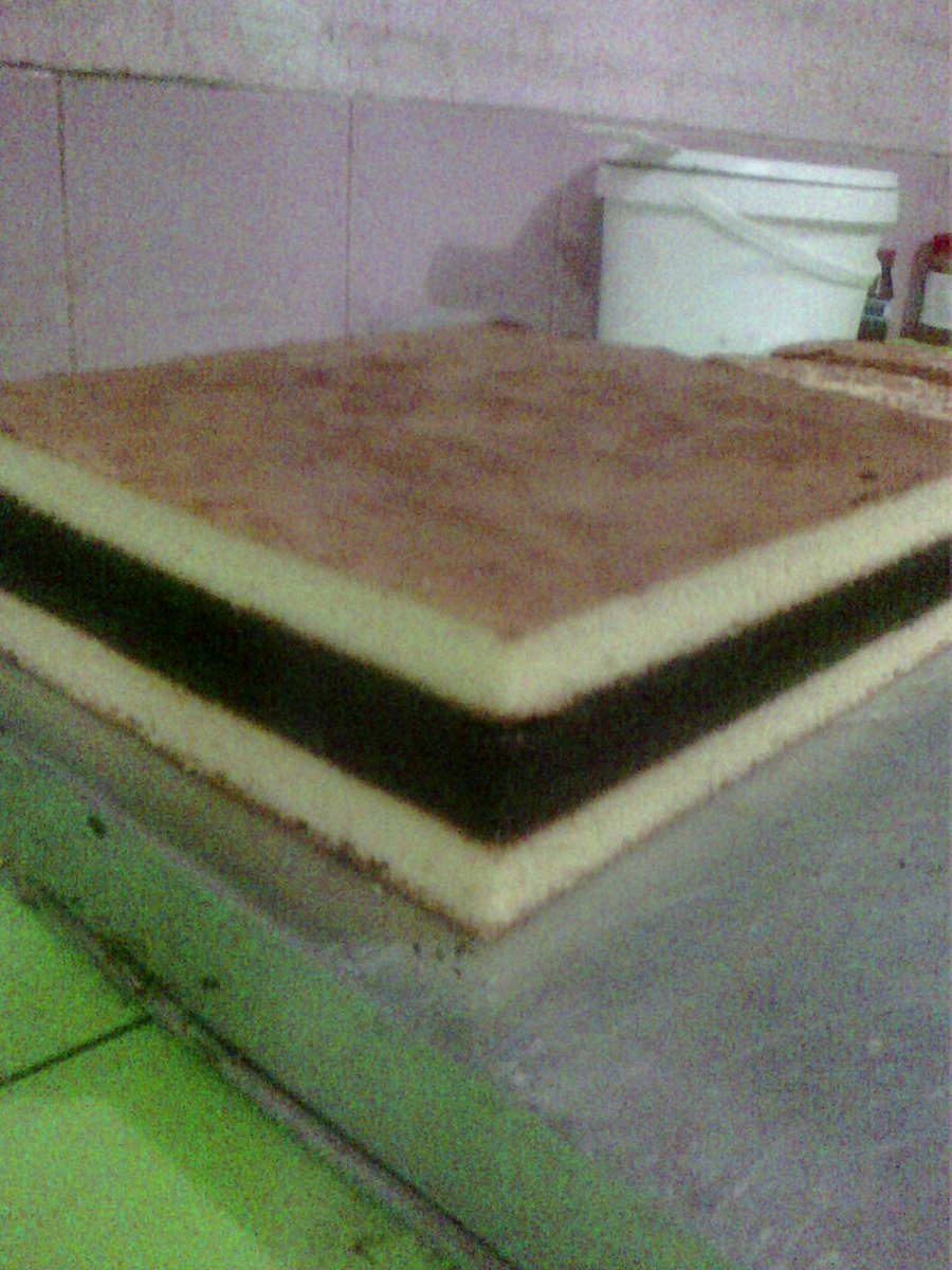 RTongkasi's tweet photo. my last day to make the cake, #LapisSurabaya #Cake https://t.co/xJvrdIZfg6