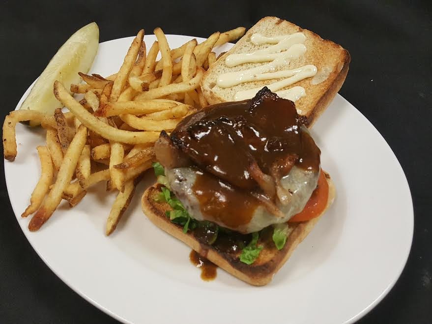 7MGrill's tweet photo. Saturday from 11 am - 3 pm, we'll be featuring a Beer Flight with a
7M Feature Burger or 7M Chicken Wings for $18! https://t.co/lmbICYjPPB