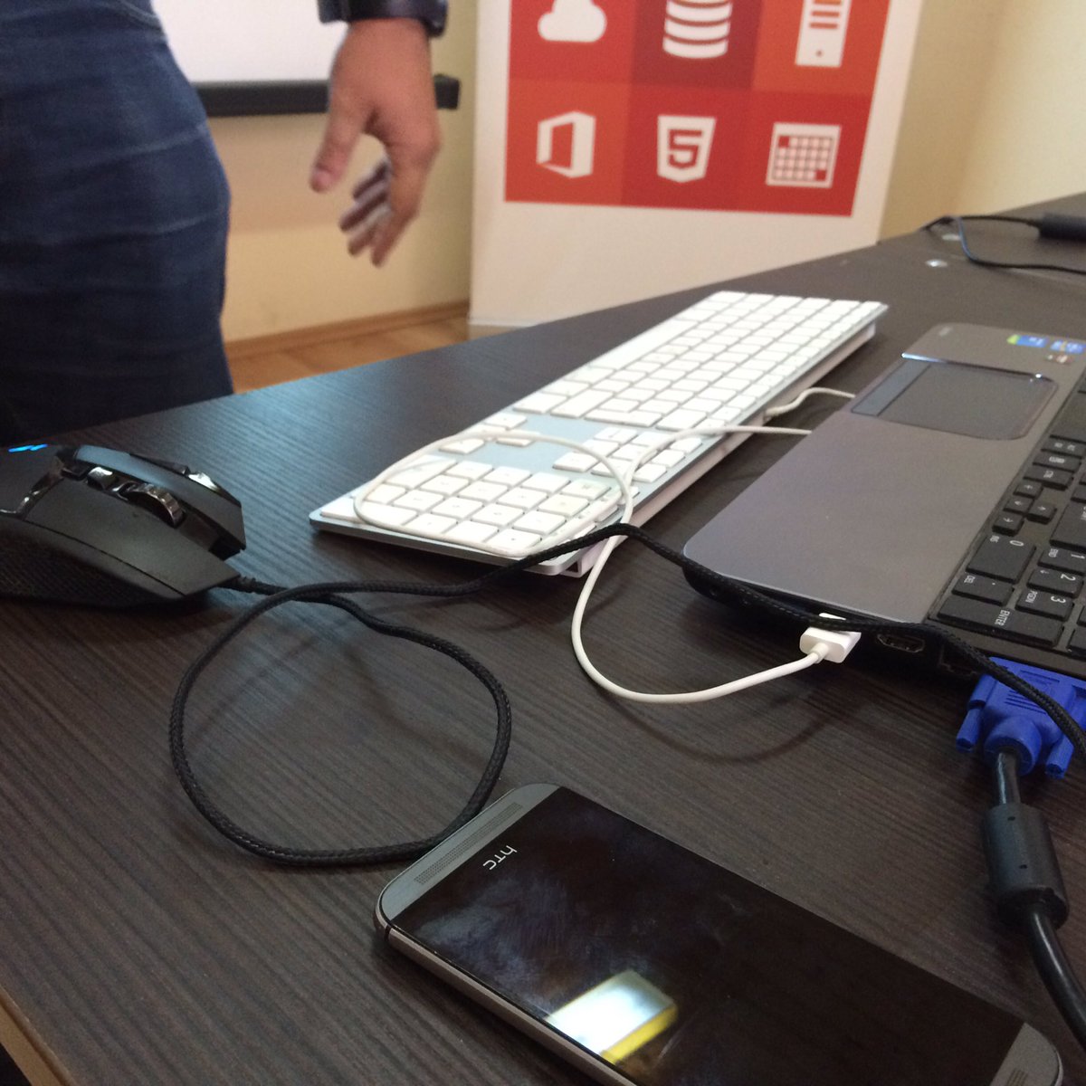 Great lecture today by <a href="/amlinarev/">Andrew℗</a> on responsive design. HC setup, total respect! #kulendayz