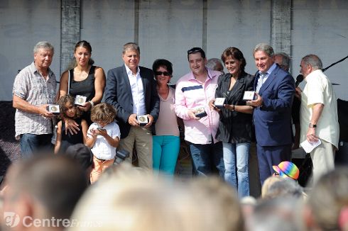 lamontagne_fr's tweet photo. #PUYDEDOME - A la 713e Foire de #Chignat, Linda de Suza assure le show https://t.co/wvtlLSIEKu https://t.co/QdifMvADry